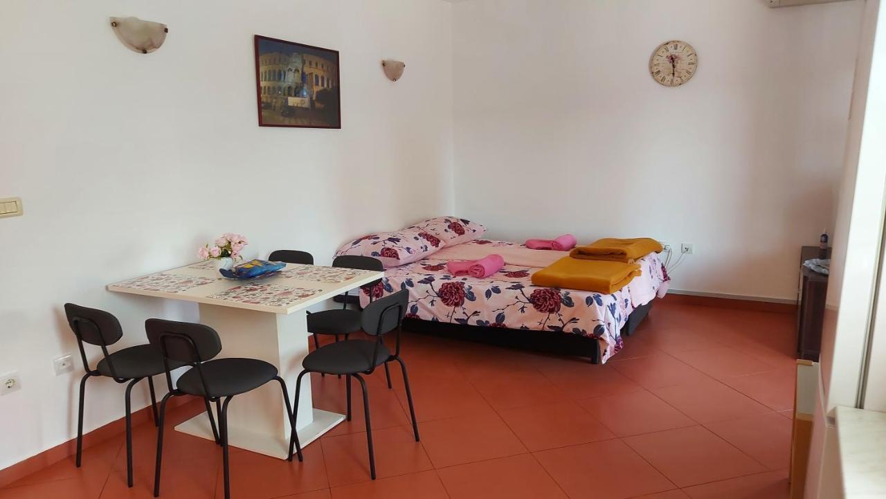 Апартаменти Apartman Porat Пула Екстер'єр фото